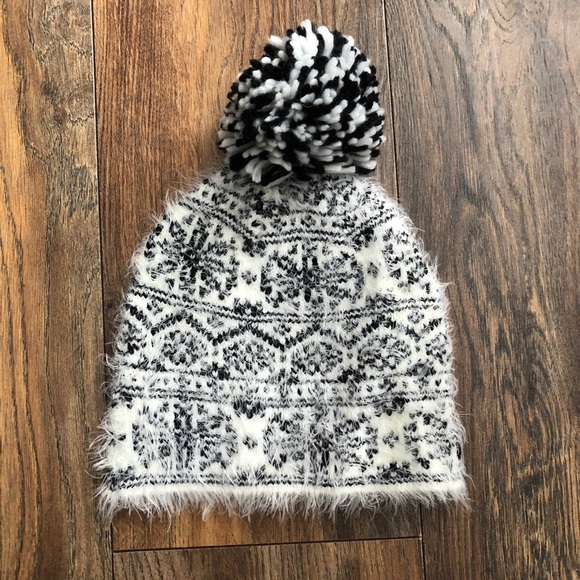 NWT Cute Winter Beanie - Picture 4 of 4